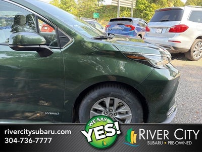 2021 Toyota Sienna LE