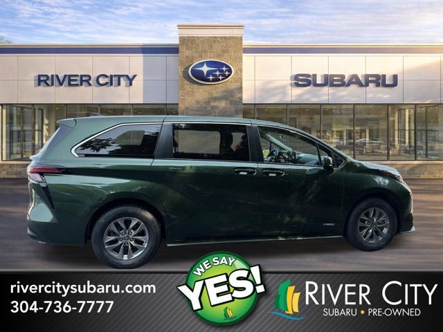 2021 Toyota Sienna LE