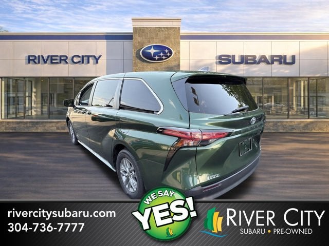 2021 Toyota Sienna LE